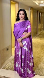 Padmini Kolhapure Instagram - HAPPY DUSSEHRA 🙏 Great #navratri #jalna here’s to all you #garbalovers #jalsa chey @poonam_dhillon_ Thank you @padmasitaa #padmasitaa #padmasitaaprints Styled by @tejal__devanshee