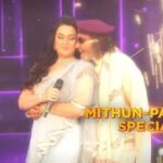 Padmini Kolhapure Instagram - Suron ki aur yaadon ki hogi jamkaar barsaat, kyunki aa rahe hain hum ek saath! 😍 Dekhiye #SRGMPLilChamps, Sat-Sun, raat 9 baje, sirf @zeetv par. #MithunPadminiSpecial.@anumalikmusic @bharti.laughterqueen @neetimohan18 @shankar.mahadevan