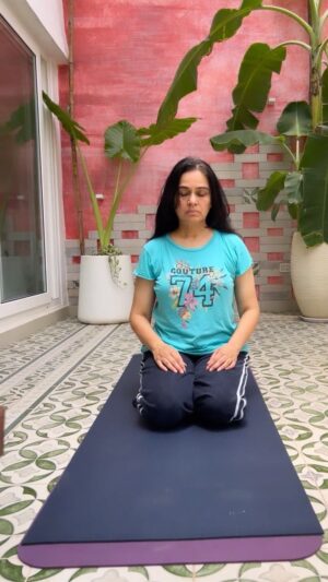 Padmini Kolhapure Instagram - Breathe in positivity 🧘‍♀️breathe out negativity 🧘‍♀️
Let us strive to make it a better place for our future generations 🙏 what say ! God Bless and love you all 🙏
.
.
#yoga #happyyogaday #love #peace #empathy #motherearth