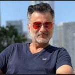 Padmini Kolhapure Instagram - Array Dost ! Happy 60th ! @sanjaykapoor2500 Reminiscing those Open House pizza binging days! those Ooty days ! and the list is endless seems like just yesterday.. Have a fun filled year 🤗🤗🤗