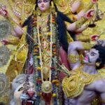 Padmini Kolhapure Instagram - Happy Dussehra Happy Vijaya Dashami #shubhobijoya So much love and fanfare in #westbengal durgapuja #pujo Highly creative pandals 👏👏👏