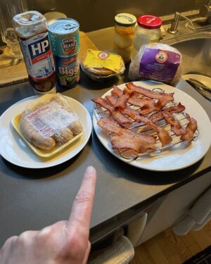 Paget Brewster Instagram - Coronation Cooking !!