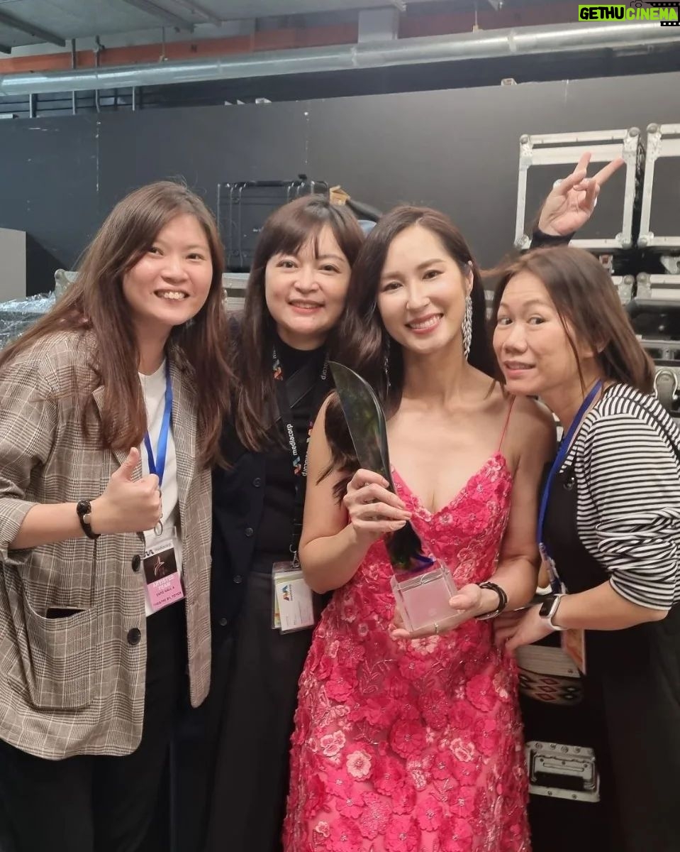 Paige Chua - 4.8K Likes - So here's a picture with the coveted gem. And it's yours. Thank you.🩷🩷
Special thanks to the ladies behind the scene. There's alot of hard work that is left unsaid and unheard.
@relaxkarenb @huangxueling @thehannahk