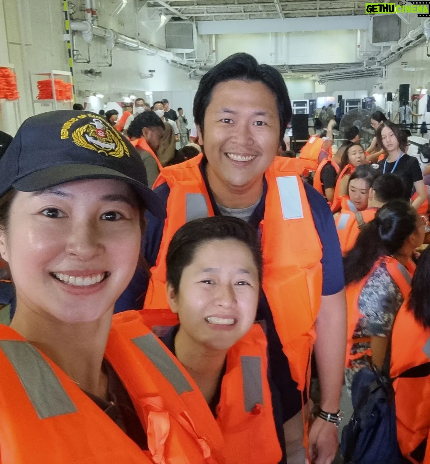 Paige Chua - 3.6K Likes - My "sailing" days are over but that period remains as one of the most memorable episodes in my life.
Fair winds and following seas🫡
@singaporenavy
#LTCSim
Navy@Vivo