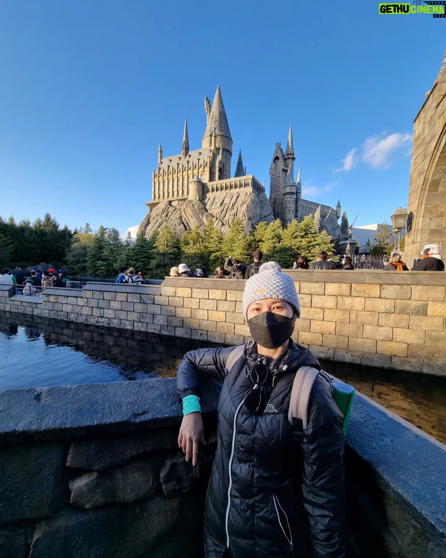 Paige Chua - 3.2K Likes - Enrolled myself in Hogwarts. I thought that spells and potions might be the next big thing.
The hat tells me I belong to Gryffindor😇
I'll come back a witch..🤭🤣🤣
#bewitched #spellbound #hogwarts #gryffindor #skilllsfuture #justforlaughs