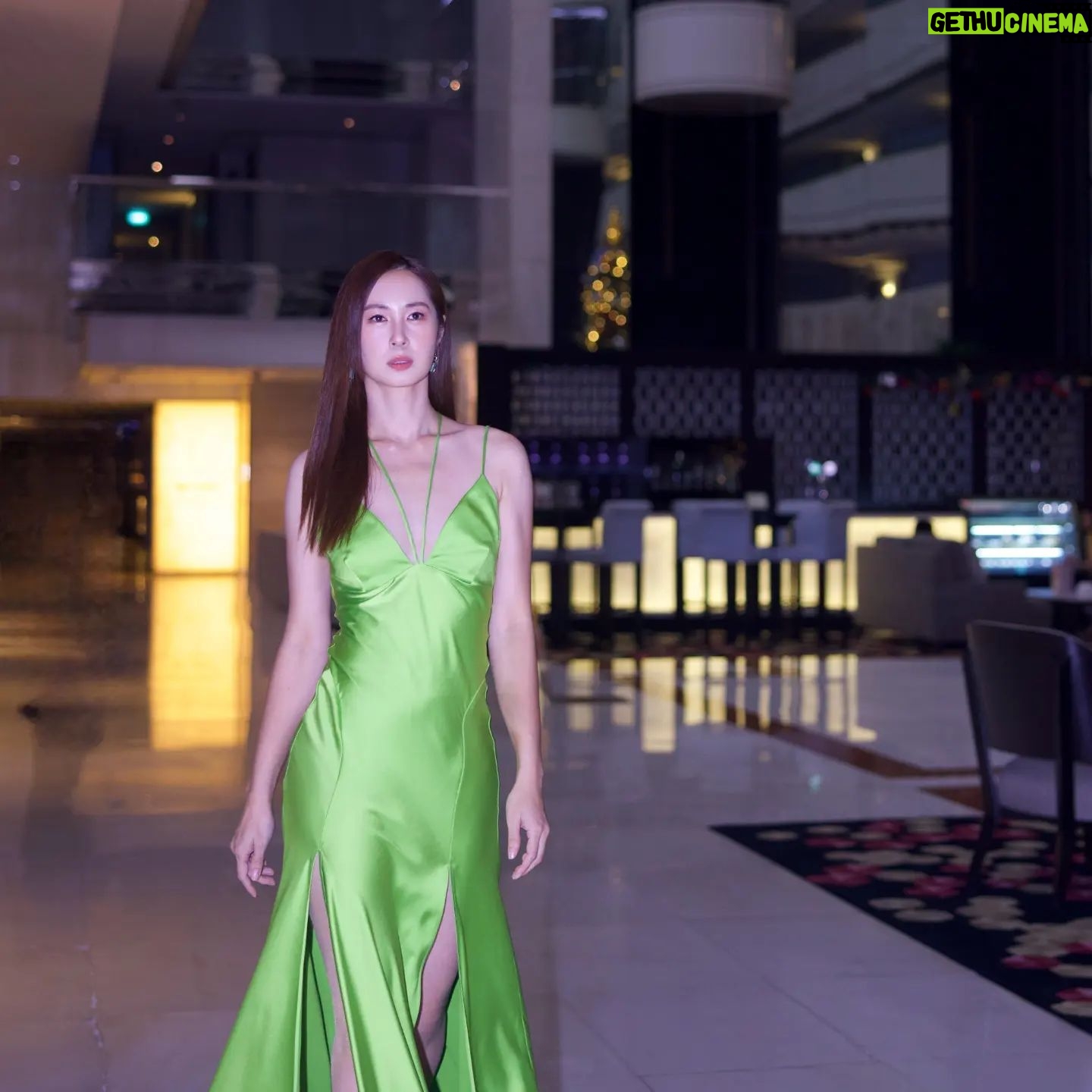 Paige Chua - 3.8K Likes - Before setting off....💚
by the talented
@henryhongzhen
@limelightstudiosg
@pinkoofficial @bluebellsg
@keithpngtl