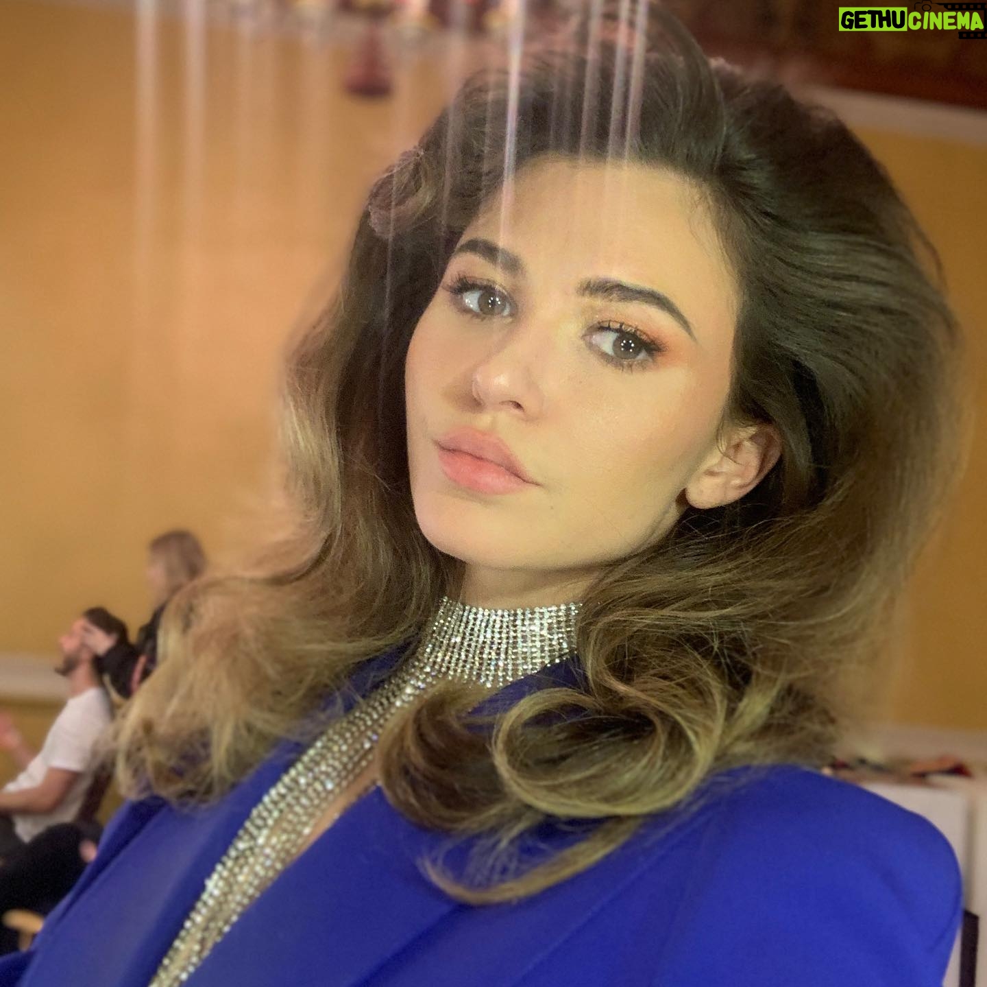 Paige Elkington - 8.8K Likes - Um yr girl in the new @justinbieber @bardiazeinali video!!!!!