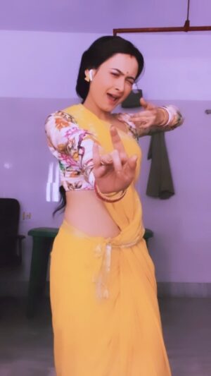 Pallabi Dey Instagram - AAO PADHAARO PIYAAA😬