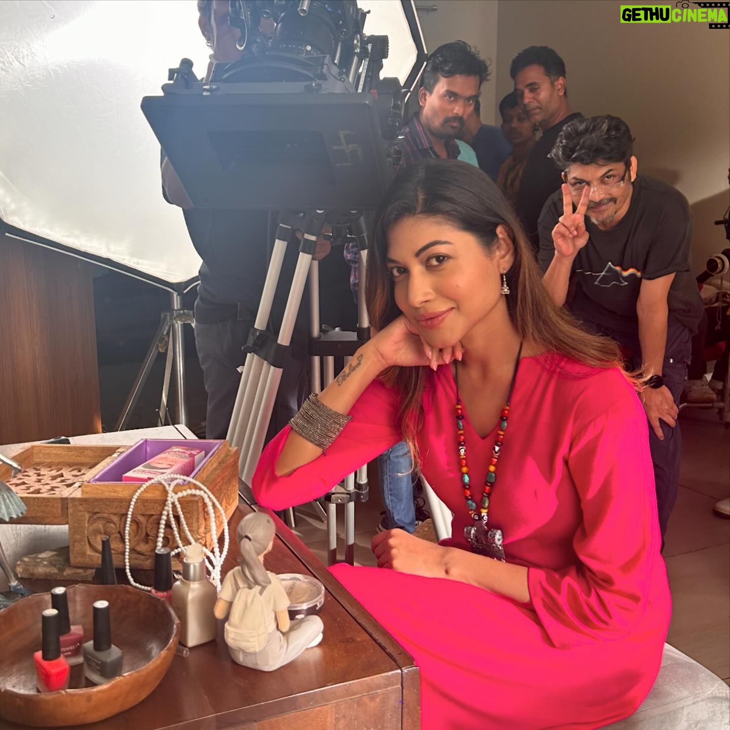 Pallavi Das - 3 Likes - #bts 🩷
And hi photobomber @shirazbhattacharya 😋🙋♀️