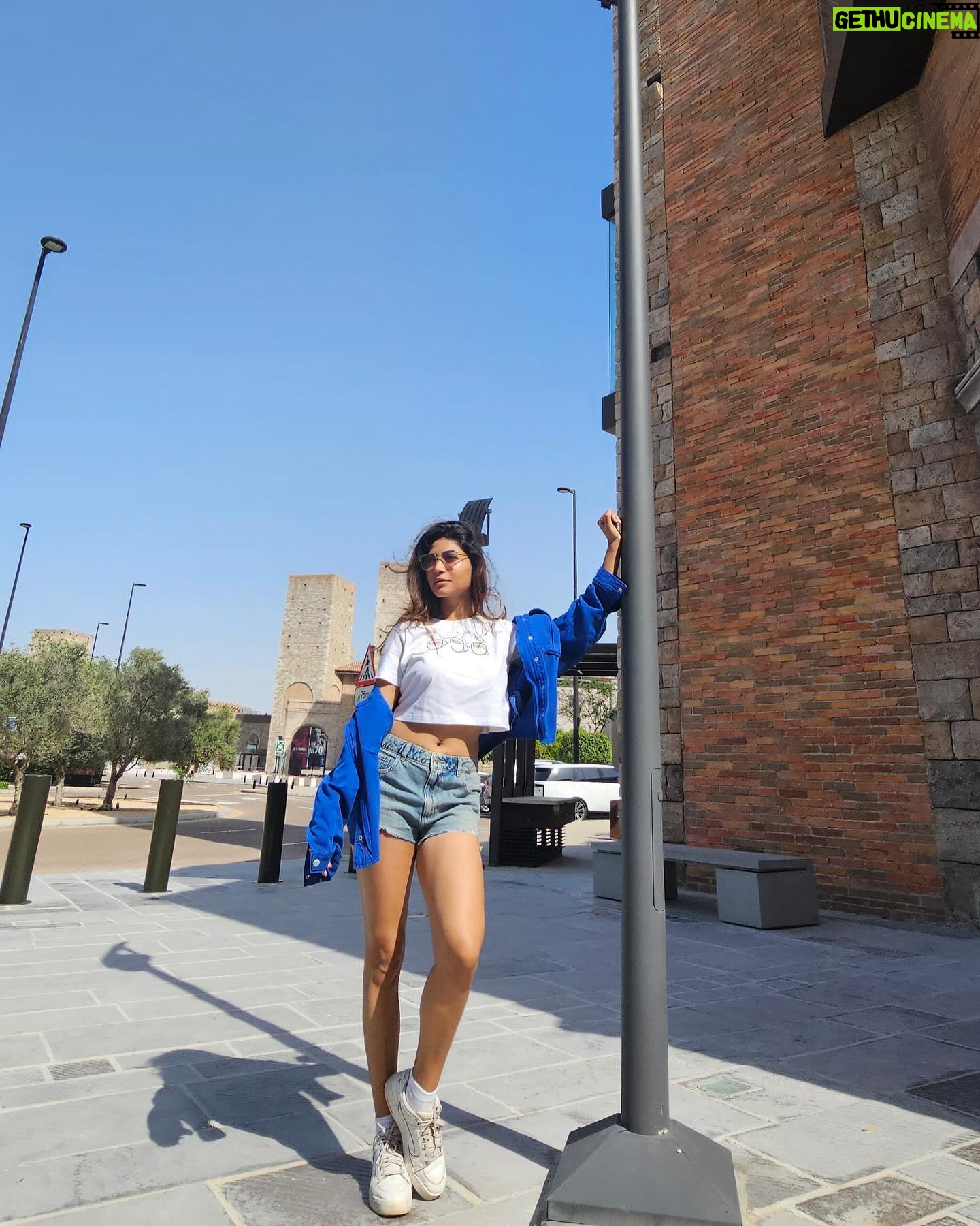 Pallavi Das - 3 Likes - In my cool & confident era ft. @strtcred
#strtcred #cred #street #chill #cool #streetstyle #chic #art