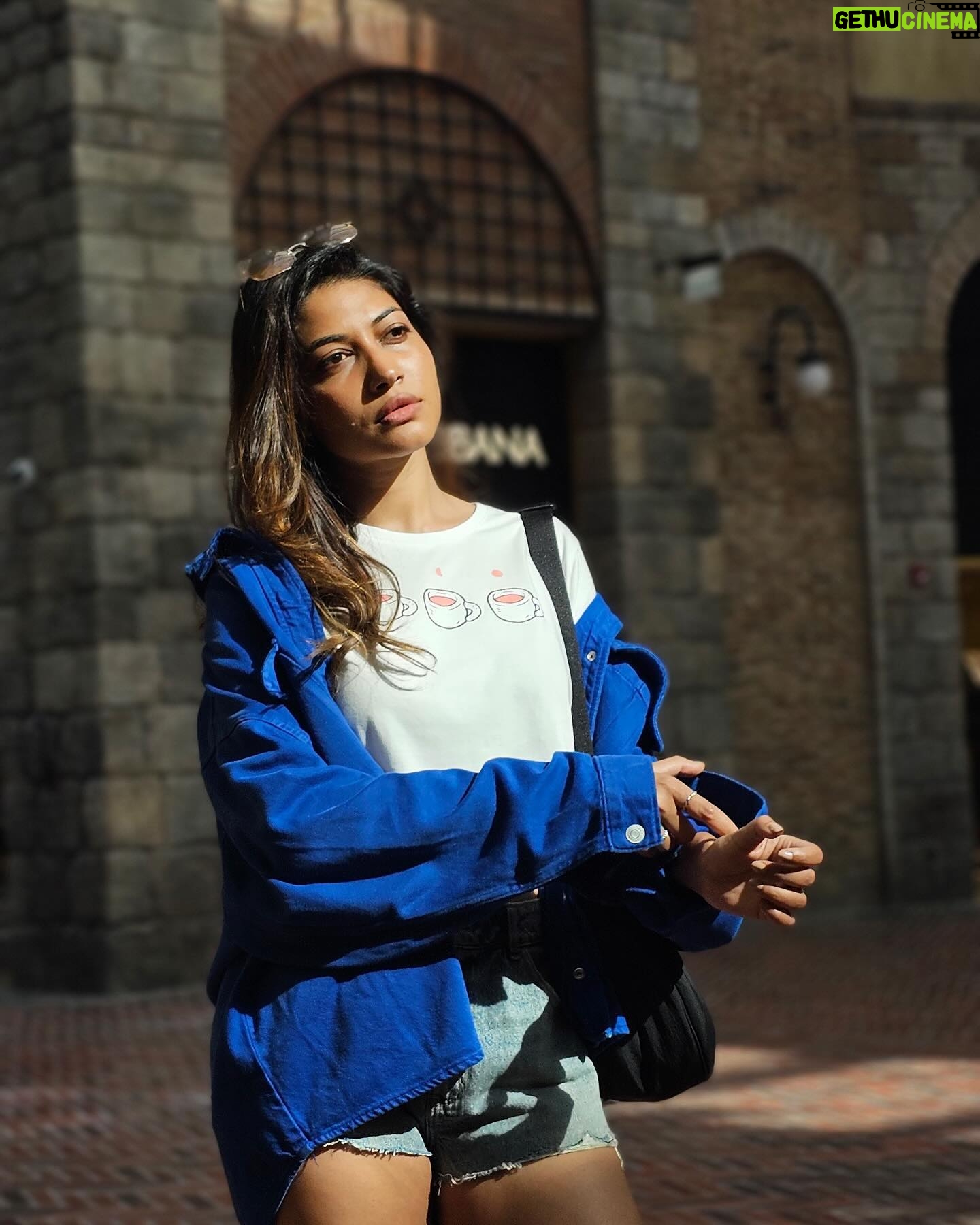 Pallavi Das - 3 Likes - In my cool & confident era ft. @strtcred
#strtcred #cred #street #chill #cool #streetstyle #chic #art