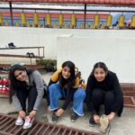 Pallavi Patil Instagram - There is nobody in the world that knows me better than my sisters.😘😘😘 Happy Siblings Day !!! @piyapatil_makeupartist @body_temple_shubhangi . . #sisters #bestfreinds #siblingsday #onlylove
