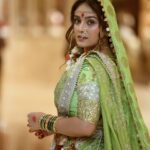 Pallavi Patil Instagram - 💚💚💚 . . Photography by @saneshashank Makeup by @nupuradeshpande_artistry Hair by @hairandmakeupbyradhe Styled by @samprata23 CELEBRTITY management @makeupbyberdesaurabh Saree @royaltasta Jwellery @satyamjewellers Nath @jizajewellerystudio . . #saree #traditional #punetimes #punetimesfashionweek #pallavipatil
