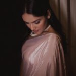 Pallavi Patil Instagram – 🕊️🕊️🕊️
.
.
Styled by @mahamsarfaraj 
Hair Makeup by @shwetamoremakeovers 
Video by @rohitographs @pixel.by.sai
.
.
#pinksaree #pearls #pallavipatil
