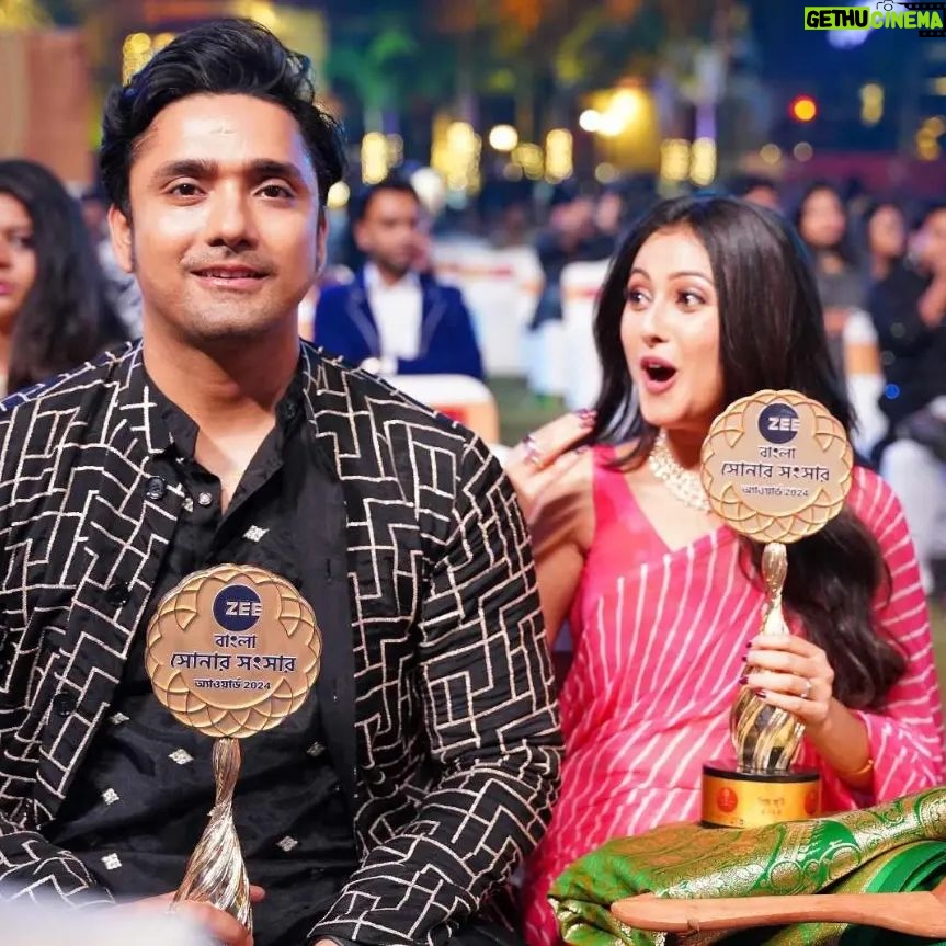 Pallavi Sharma Instagram - The best jodi award ❤️ #zeebangla #sonarsansar