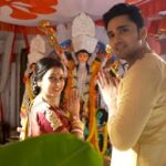 Pallavi Sharma Instagram - সারা বছর বাংলা জুড়ে পালিত হয় নানান উৎসব। আর সেই সব উৎসবের সঙ্গে জড়িয়ে আছে বাঙালির আবেগ। তাই বাংলার উৎসব, বাংলার গর্ব। দেখুন "নিম ফুলের মধু", সোম - রবি @ 8.00pm শুধুমাত্র #ZeeBangla-র পর্দায়। #BanglarUtsobBanglarGorbo #ZBReels #ZeeOnTheGoReels #ZbrNov23 #NeemPhulerModhu