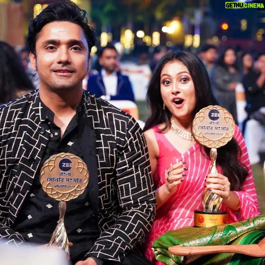 Pallavi Sharma Instagram - The best jodi award ❤️ #zeebangla #sonarsansar