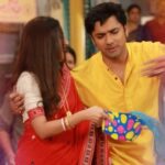 Pallavi Sharma Instagram - "নিম ফুলের মধু"-তে দেখুন দত্তবাড়ির সাথে জোড়াবাড়ির মহামিলনের দোল, আজ @ 8:00pm - 9:30pm শুধুমাত্র #ZeeBangla-র পর্দায়। #NeemPhulerModhu #ZBReels #ZeeOnTheGoReels #ZbrMar24
