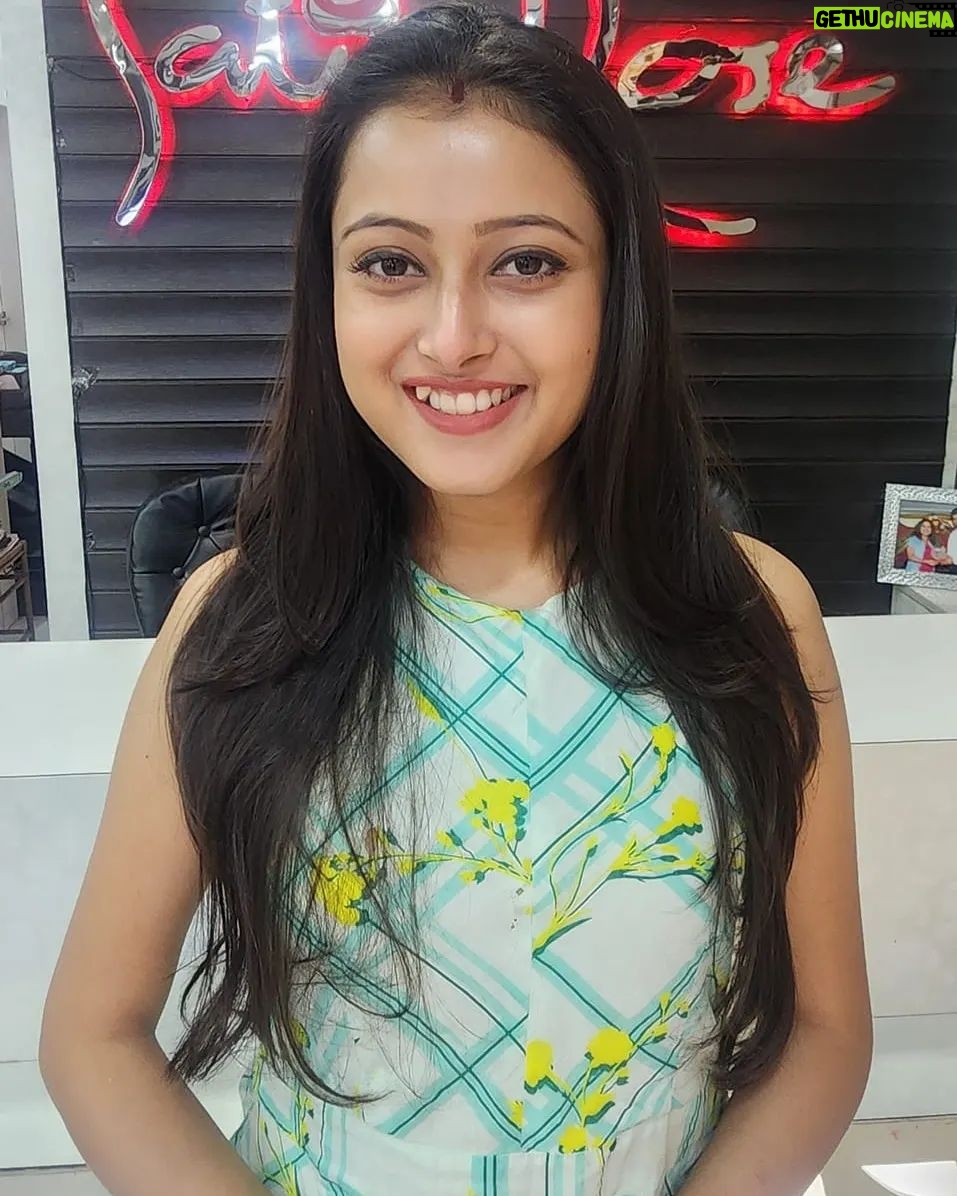 Pallavi Sharma - 21.3K Likes - New experience ❤️
#salon #new #hairstyle #love