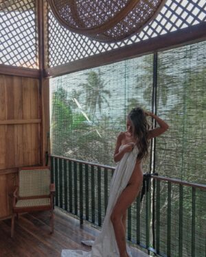 Paloma Monnappa Instagram - Treehouse livin🌴☀️
.
.
.
.
.
#mond #hiriketiya #treehouse #srilanka