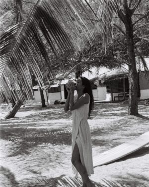 Paloma Monnappa Instagram - Arugam bay, Sri Lanka 🌴 Year 2023 - shot on film 📸 with the gorgeous @beatricegilbophotography 
.
.
.
.
.
.
.
.
.
.
#arugambay #srilanka #film #filmphotography #blackandwhite #shotonfilm #filmisnotdead #eastcoast