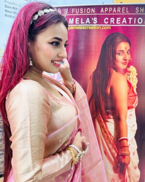 Pamela Mandal Instagram - Ashtamir saj💕
#durgapuja #bts #festival #saree #bengoli #instagram ##sareelover #subhomahalaya #devidurga #mahalaya2023 #like #comment #impower #strong #beautiful #bongbeauties #bengolisaree #maa #jaimatadi #cottonsaree @creationbypamela
