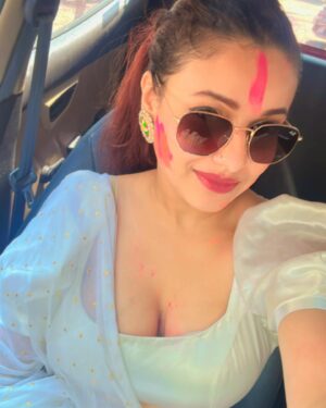 Pamela Mandal Instagram - #holifestival #holi2024 #celebration #iskontemple #holidancefestival #holiwithfriends #dholpurnima #iskonjuhu #reelkarofeelkaro #enjoyforever #enjoyevwrymomentofyourlife