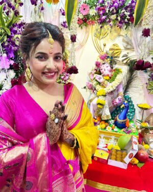 Pamela Mandal Instagram - Ganpati Bappa Mourya

#reelsinstagram #reels #dance #ganpatibappamorya #ganpatifestival #festivevibes #bts #harekrishna #krishna #bappamorya #gannu #ganpati #like #comment #krishna #gopi