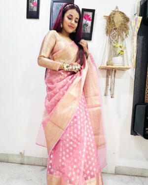 Pamela Mandal Instagram - Ashtamir saj💕
#durgapuja #bts #festival #saree #bengoli #instagram ##sareelover #subhomahalaya #devidurga #mahalaya2023 #like #comment #impower #strong #beautiful #bongbeauties #bengolisaree #maa #jaimatadi #cottonsaree @creationbypamela