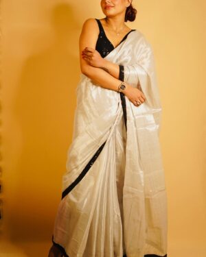 Pamela Mandal Instagram - Tissu zardoushi hand work saree for orders WhatsApp 8097176003
#saree #sareelove #festiwal #diwali#sareelove #saree collection#bridalsarees