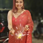 Pamela Mandal Instagram - Happy Diwali #festival #diwali #puja #ganpati #laxmipuja👣 #happydiwali #instagram #sareelove #bts