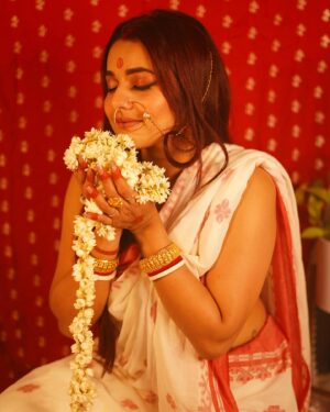 Pamela Mandal Instagram - Shubho Mahalaya

#durgapuja #bts #festival #saree #bengoli #instagram #asthetic #sareelover #subhomahalaya #devidurga #mahalaya2023 #like #comment #impower #strong #beautiful #bongbeauties #bengolisaree #maa #jaimatadi #cottonsaree @creationbypamela
