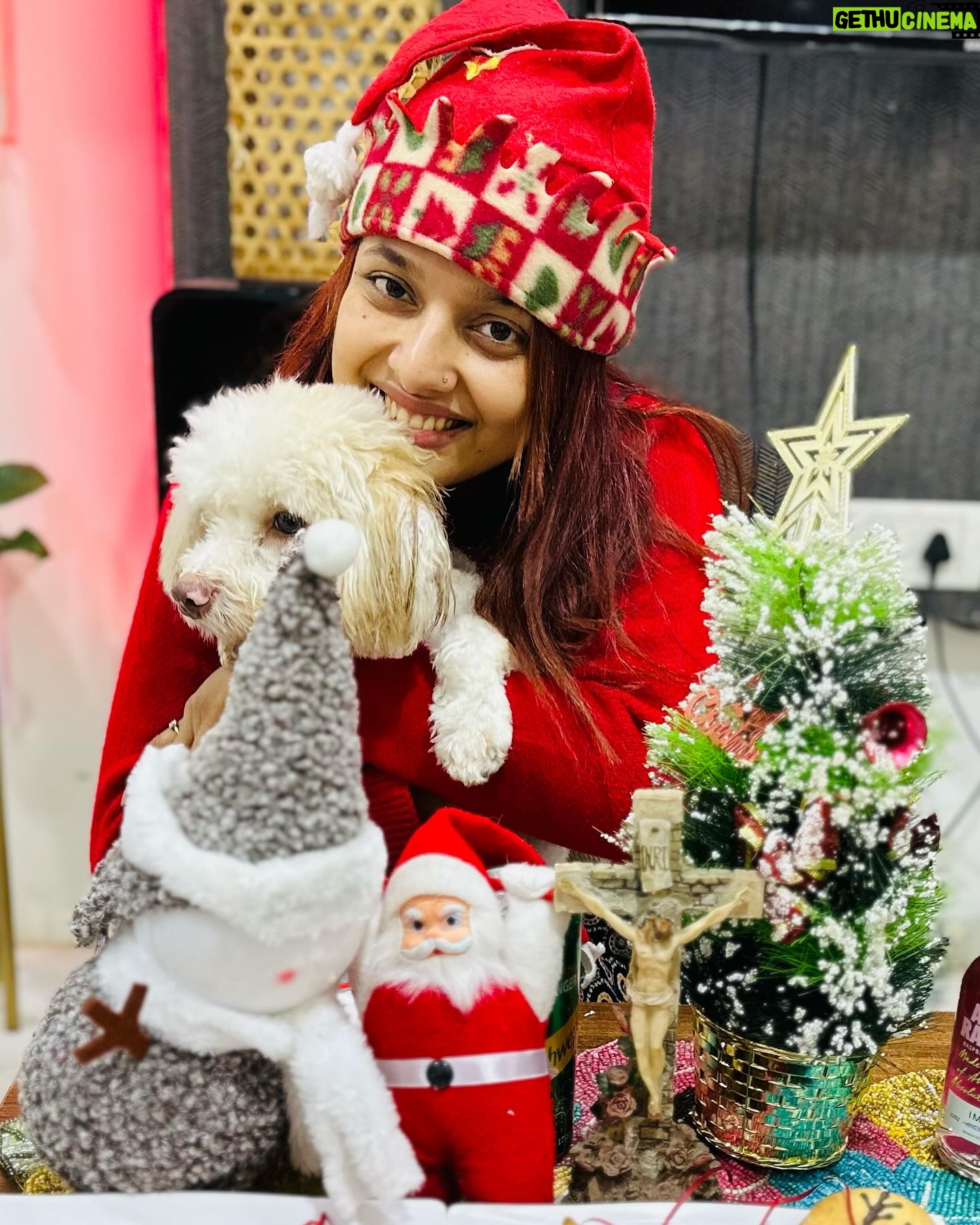 Pamela Mandal Instagram - Christmas🌲🎄 #merrychristmas #likes #like #follow #like for likes#blacksaree #love #instagood #instagram #followforfollowback #followme #photooftheday #bhfyp #instalike #photography #santaclaus l #instadaily #picoftheday #beautiful #myself #likeforfollow #fashion #smile #followers #likeforlike #followback #f #followforfollow #comment #likesforlike #modellife @pammisromeo