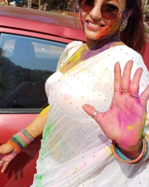 Pamela Mandal Instagram - Happy holi 🎨🎨🎨

#holifestival #holi2024 #celebration #iskontemple #holidancefestival #holiwithfriends #dholpurnima #iskonjuhu #reelkarofeelkaro #enjoyforever #enjoyevwrymomentofyourlife