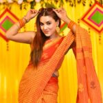 Pamela Mandal Instagram – Haldi- Golden vibes and Haldi Dreams!! Ultimate symbol of Love and Blessings… 😍😍😍 
 
#saree #haldi #haldiceremony #frindship #fashion #goodvibes #family #festival #sareelove 

Cotton handloom beautiful, yellow saree for orders Whatsaap8097176003