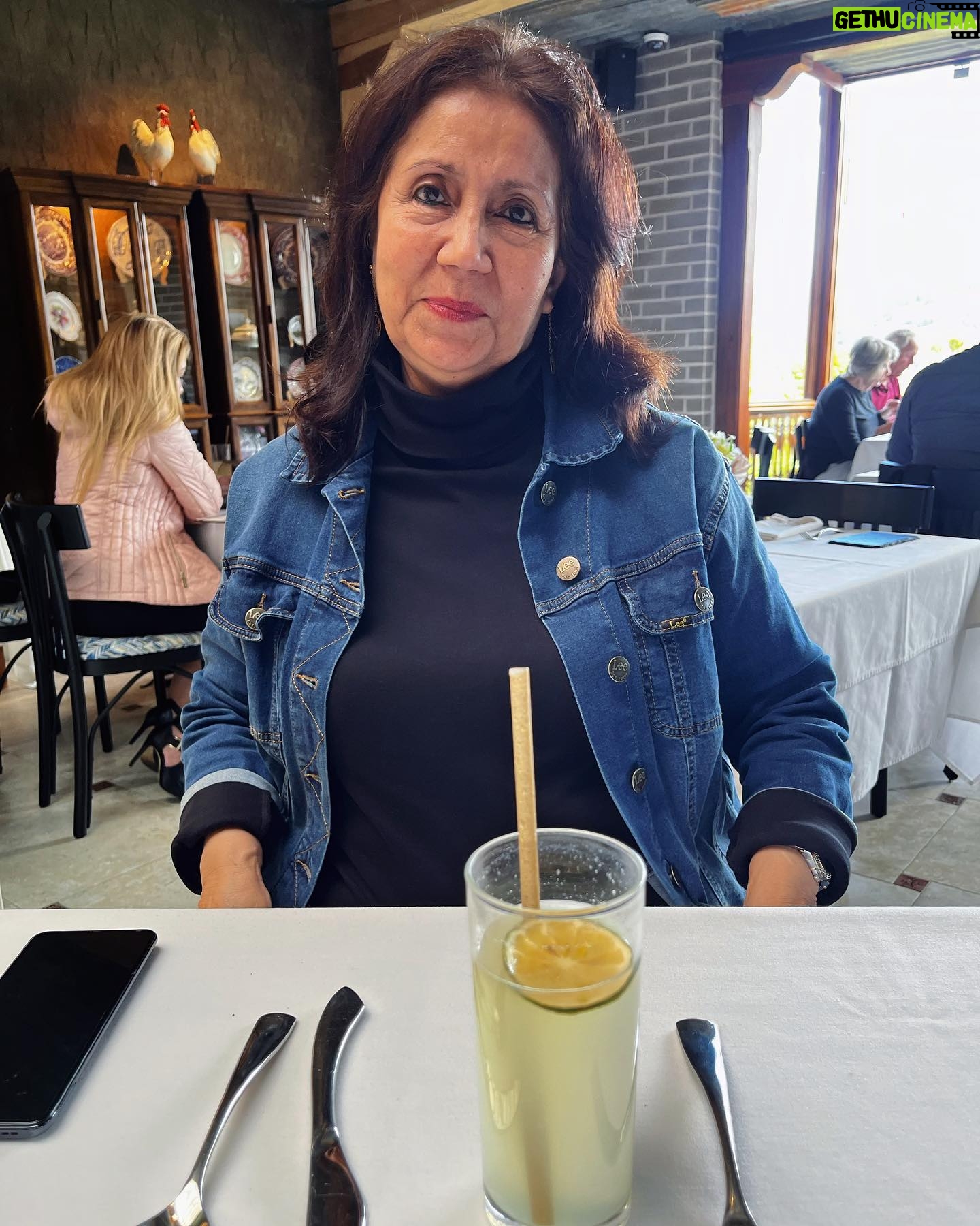 Pamela Sambrano Instagram - Día de la mujer con la mujer favorita de mi vida.