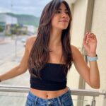Pamela Sambrano Instagram – 📍: @eleven.hairclub 💓