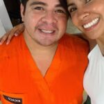 Pamela Sambrano Instagram - Vlog: Storytime de cómo he tenido el hombro dislocado hace 6meses y recién me doy cuenta. Agradecimiento especial: @calixtofisioterapia 🥹🤍 Nota: Esto es un resumen, estoy obviando el eco, y el resto de la rehabilitación. Hace meses ya no podía mover bien el brazo derecho, me dolía y el miedo de no querer ir al médico me susurró al oído: “No vayas, total tienes otro brazo” Jajajajaja me río, pero qué irresponsabilidad haber seguido entrenando así y cuando dolía, decirme : “El dolor es mentaaaaaaal”. Tanto libro de autoayuda tiene sus pro y sus contras ljajaja Bye mis amigos, invisibles, pero amigos al final 💓