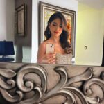 Pamela Sambrano Instagram - Animando fiestas since 1989 🤣 Esta profesión es maravillosa, nos permite hacer tanto; reír, llorar, conectar con personas de diferentes formas…la verdad es que el trabajo perfecto sí existe y estoy agradecida 🤍 Decreto un 2024 con trabajo divertido para todos. *lanza polvito de estrellas imaginario* ✨ ✨ 💫