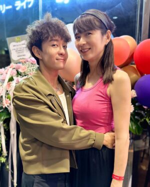Pan Lingling Instagram - 𠈔条：小美，我真的只想和你在一起🥲
小美：我很想不要拒绝你，可是。。。。🥲
现实是残酷的🥲🥲🥲
我们命运如何呢🥲

今晚请锁定 #金色大道 
9pm
8⃣️频道

#黄金条 
#潘小美
#allthatdlitters 
#新加坡电视剧 
#田铭耀 
#潘玲玲