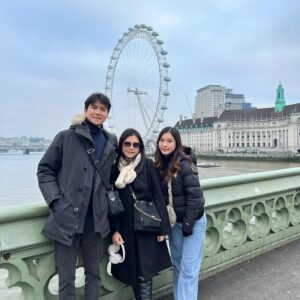 Pannin Charnmanoon Instagram - Tourist spots and great meals!🏰🧇🍝🛼🍔🦞