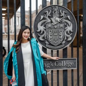 Pannin Charnmanoon Instagram - KCL Grad👩🏻‍🎓✨ Done my Master’s Degree! 
Hope you could see me, dad💖
#kcl #ForeverKings 
🦁❤️