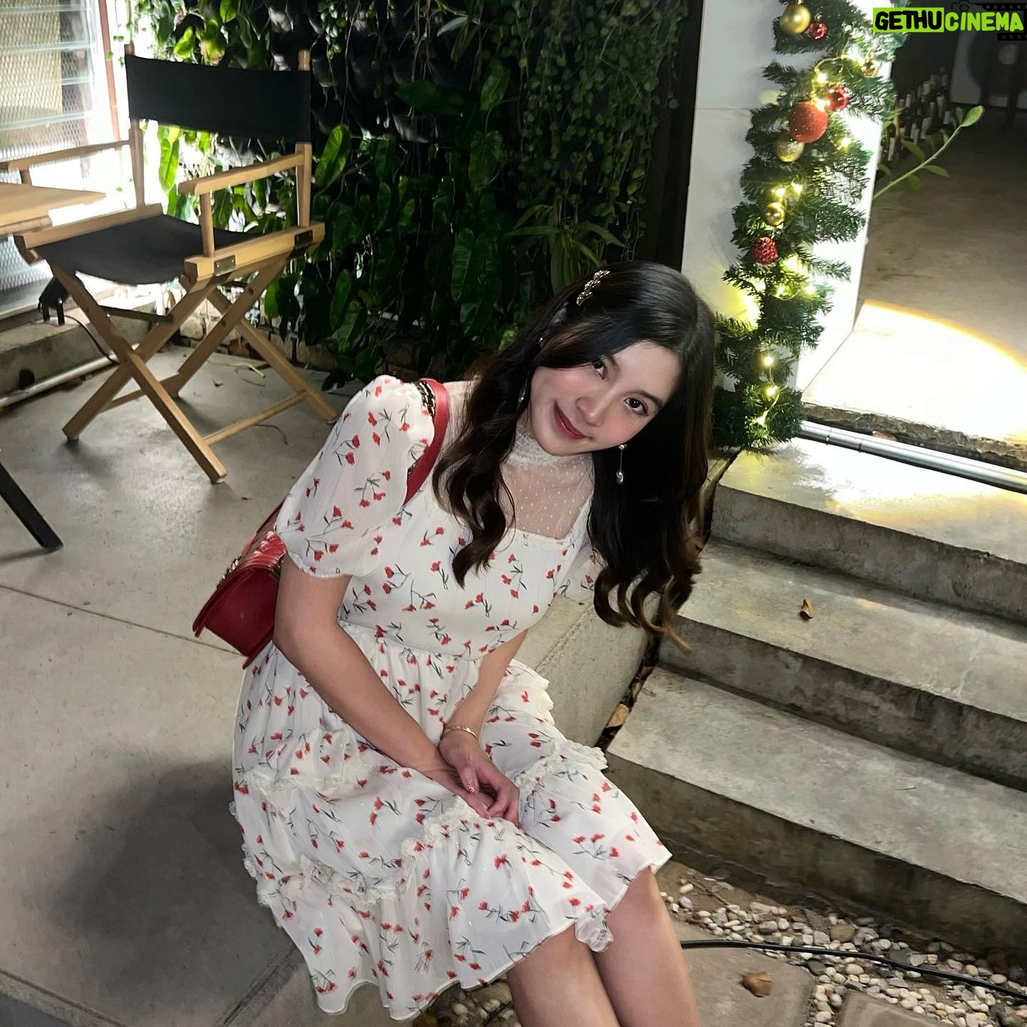 Pannin Charnmanoon Instagram - Fulfilled with love during the season🎄💖