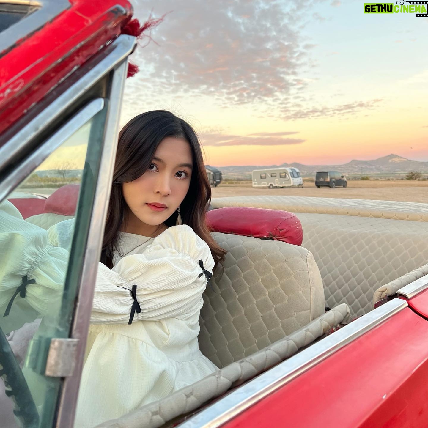 Pannin Charnmanoon Instagram - Sunrise in my eyes☀️🚗 #cappadocia #türkiye