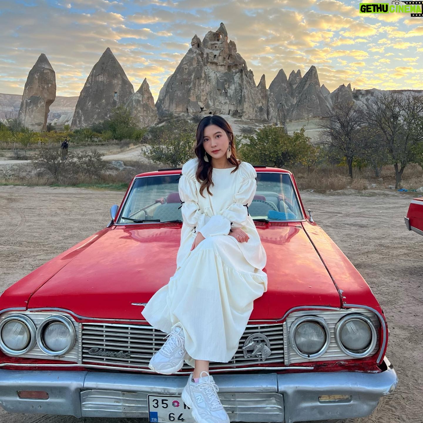Pannin Charnmanoon Instagram - Sunrise in my eyes☀️🚗 #cappadocia #türkiye