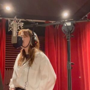 Paola Perrin Instagram - 🪞🐐🎹🚽🎧🎙️🙃