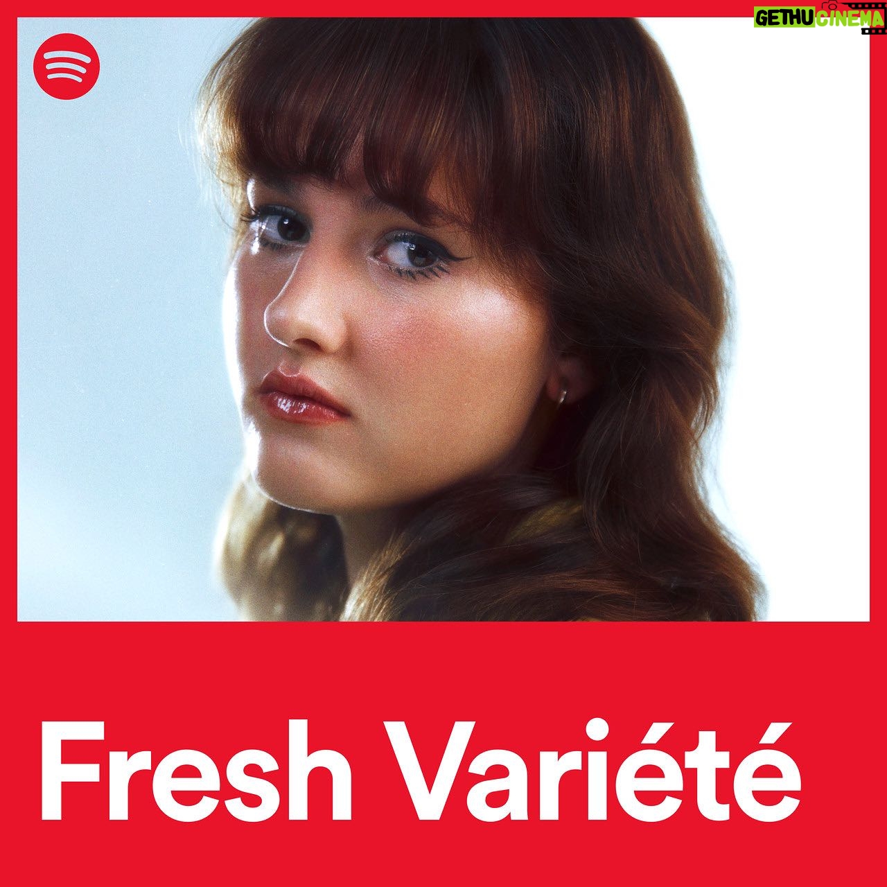 Paola Perrin - 6.8K Likes - Pincez-moi je rêve ? 🫣 Une semaine après la sortie de Belle je me retrouve en couverture de la playlist Fresh Variété 🥲
Merci à vous c’est en grande partie grâce à la force que vous donnez à Belle 🧡 Et évidemment un grand merci à @spotifyfrance !! 🙏🏼
@gabrielleriouah 📸