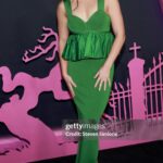 Paola Andino Instagram - A moment for the green 💚 @photosbykathlyn #lisafrankenstein
