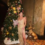 Paola Andino Instagram – Merry Christmas Eve 🥂