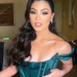 Paola Andino Instagram – @oliviarosebeautyy deemed this look Belle if she had worn emerald 👗

h&mu by @oliviarosebeautyy 💋